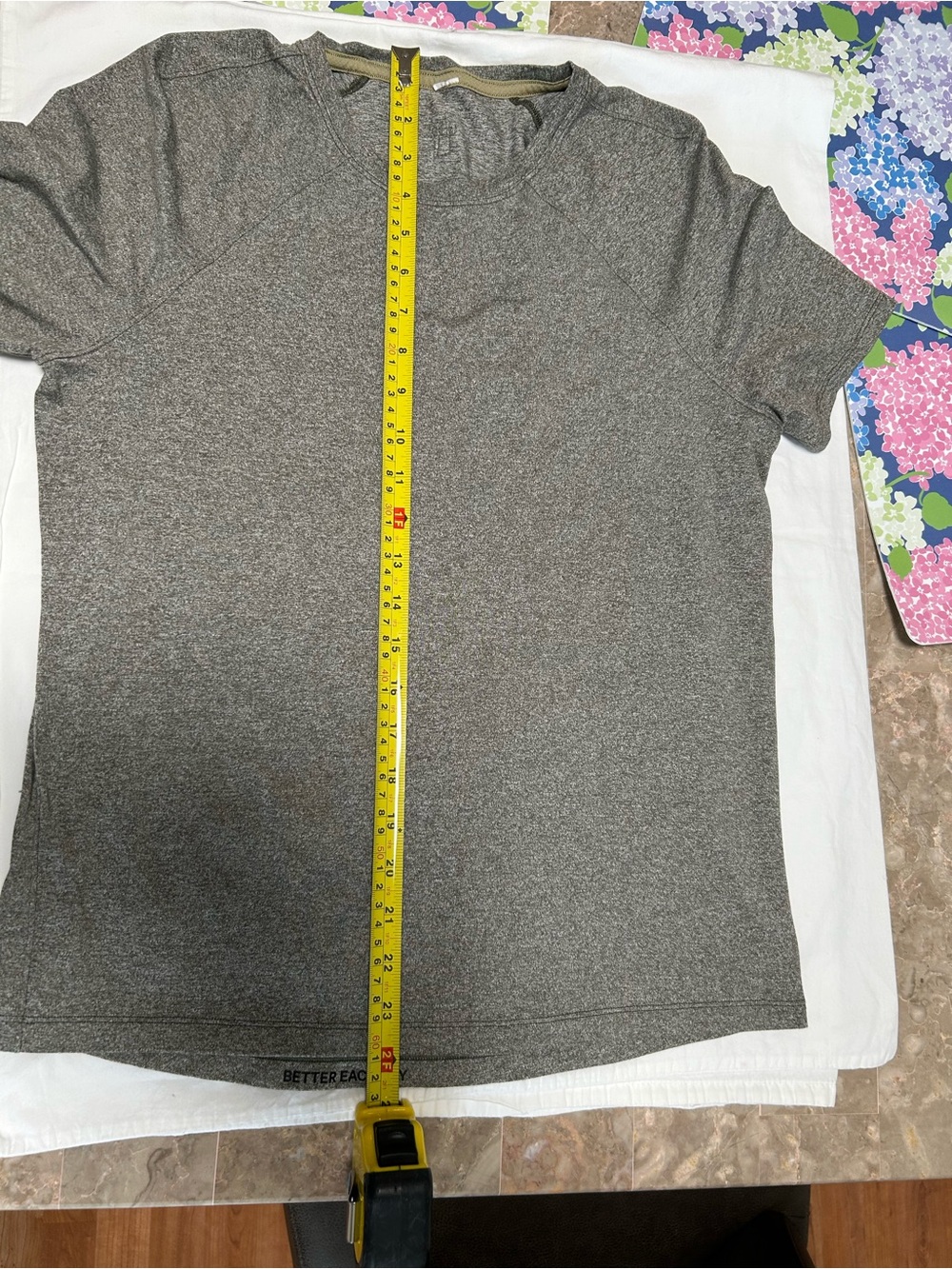 lululemon 🍋 license to train heathered army green classic fit shirt size 6 - Picture 11 of 11